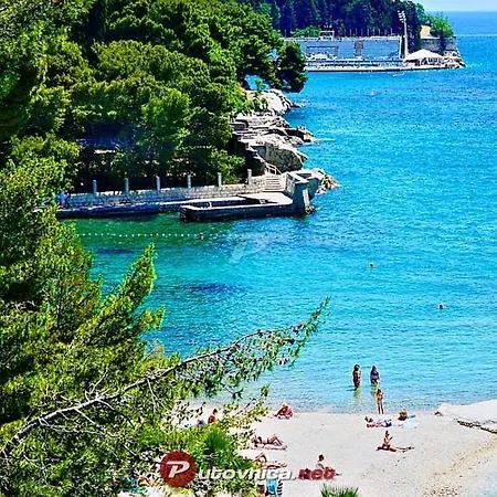 Bonus And Private Parking * Split