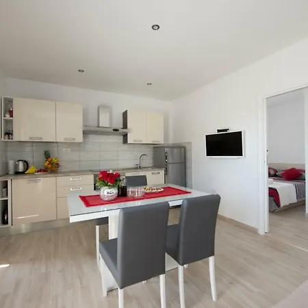 Apartment Bonus And Private Parking