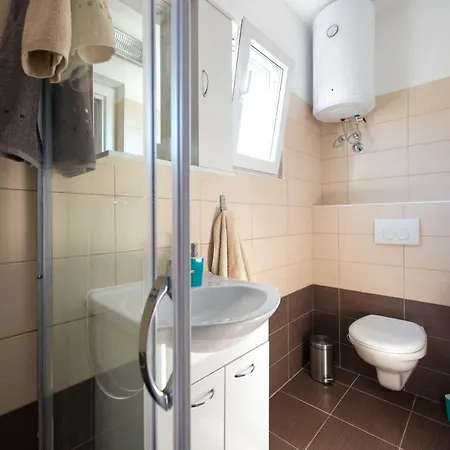 Apartment Bonus And Private Parking *