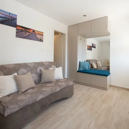 Bonus And Private Parking Apartman