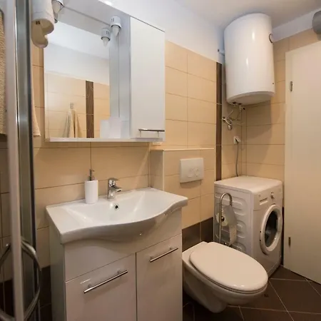 Bonus And Private Parking *