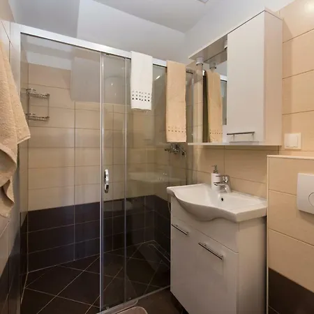 Bonus And Private Parking 스플리트